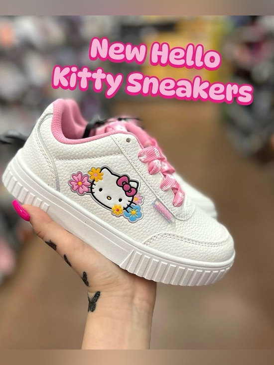 Hello Kitty Other - Hello Kitty 🐱 Girls Casual Court Sneakers Size 3